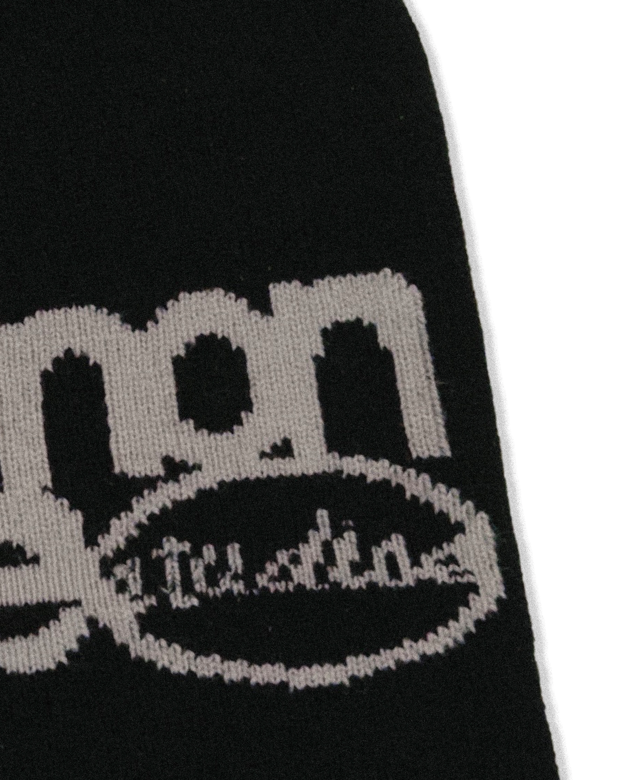 knitted "logo" skull cap